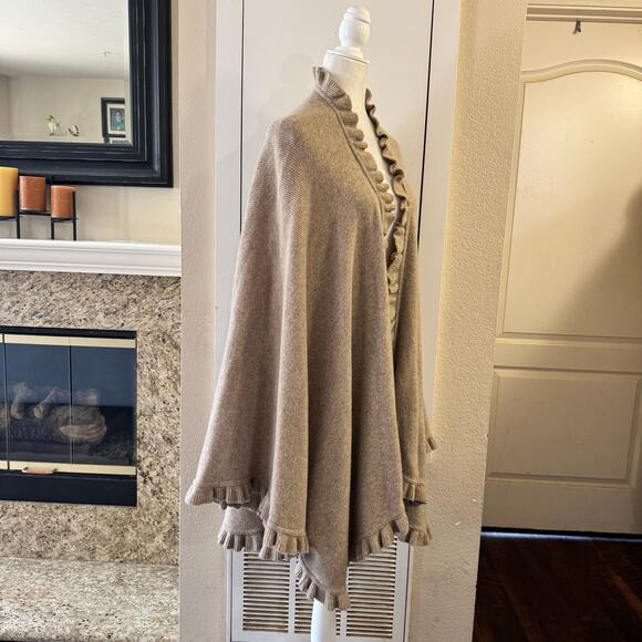 Sutton Studio Made in Italy Wool Knit Ruffled Shawl Wrap Poncho Beige OS - Picture 2 of 7